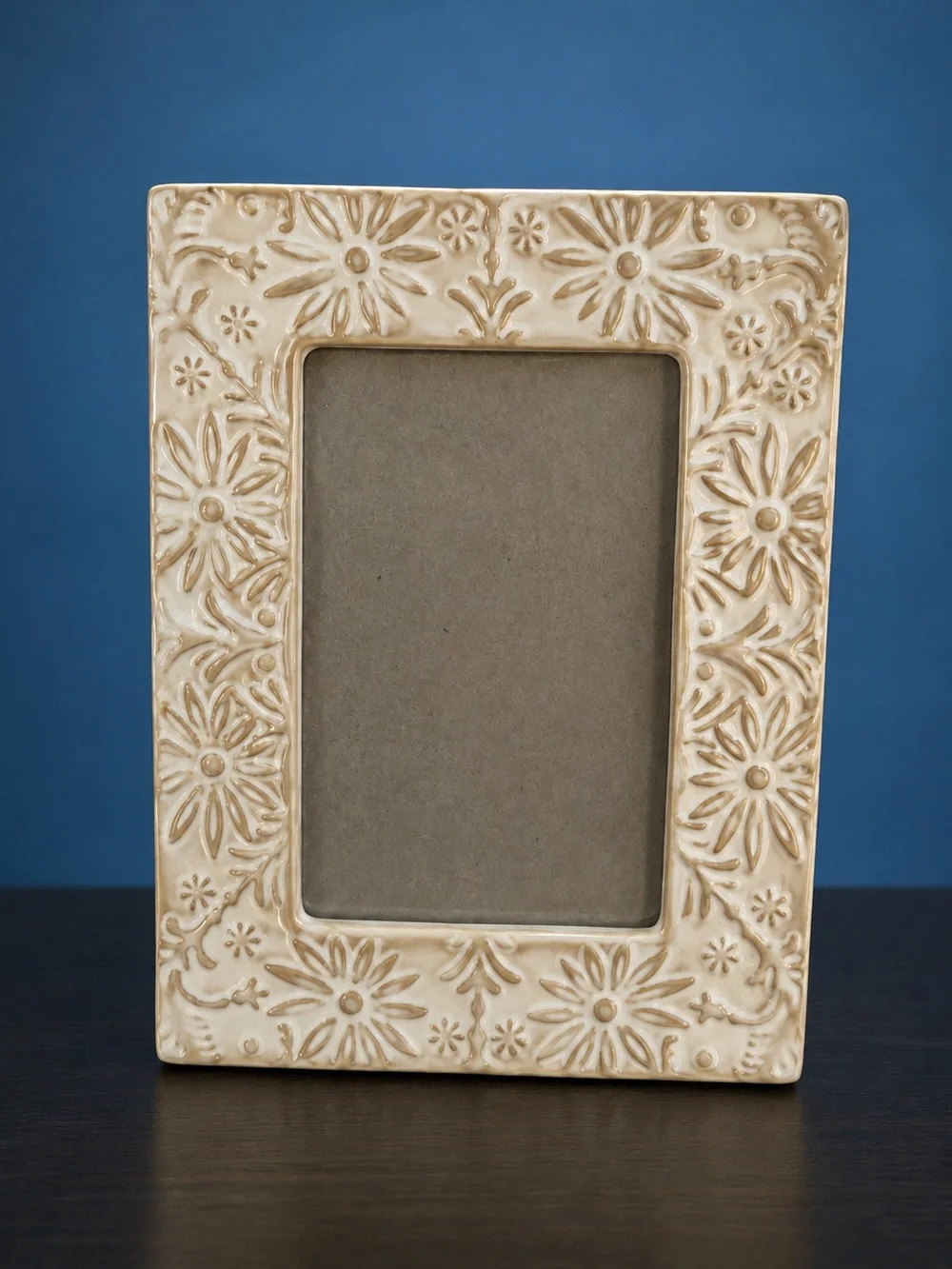Cream Floral Ceramic Picture Frame – Raised Daisy Cottagecore Decor